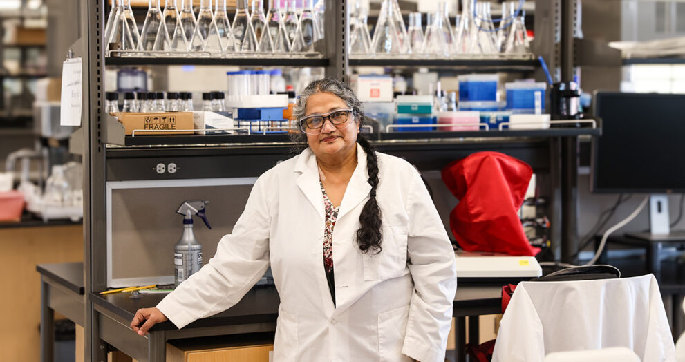 Fresno State chemistry and biochemistry professor Dr. Kalyani Maitra, is conducting research on algae.